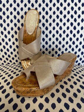 Donald J Pliner cream sandal size 6.5